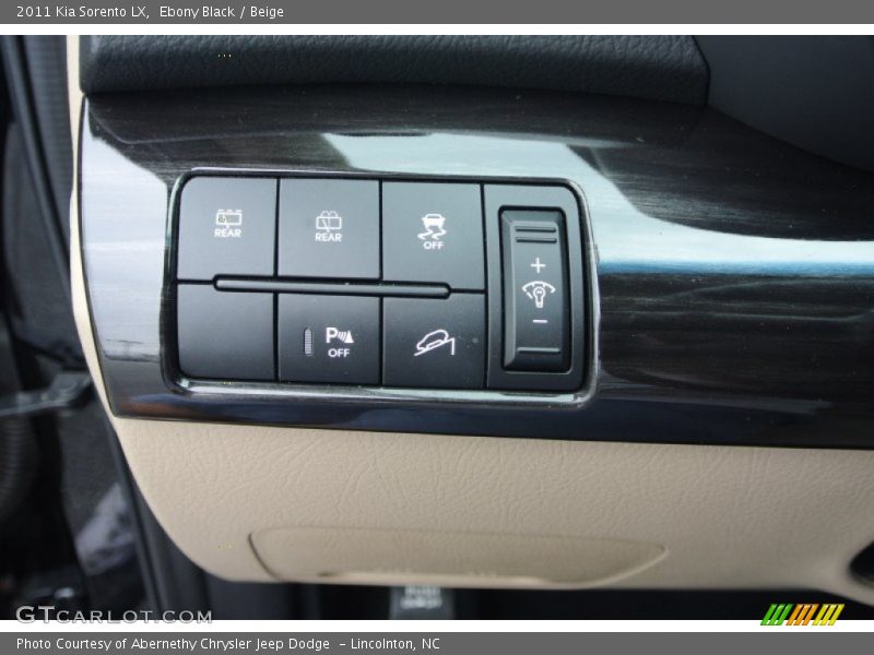 Ebony Black / Beige 2011 Kia Sorento LX