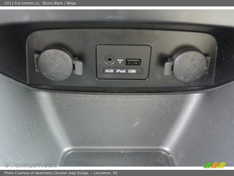 Ebony Black / Beige 2011 Kia Sorento LX