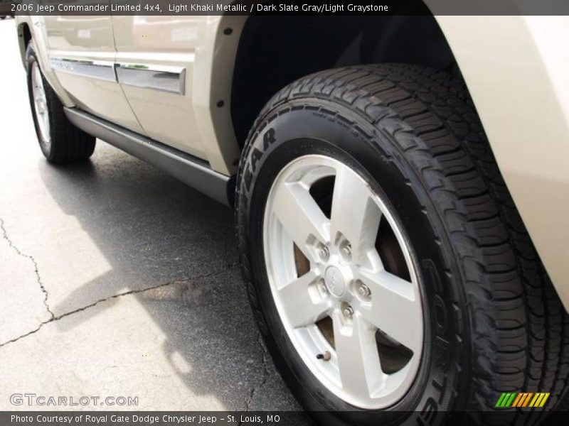Light Khaki Metallic / Dark Slate Gray/Light Graystone 2006 Jeep Commander Limited 4x4