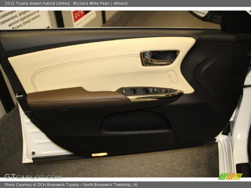 Blizzard White Pearl / Almond 2013 Toyota Avalon Hybrid Limited