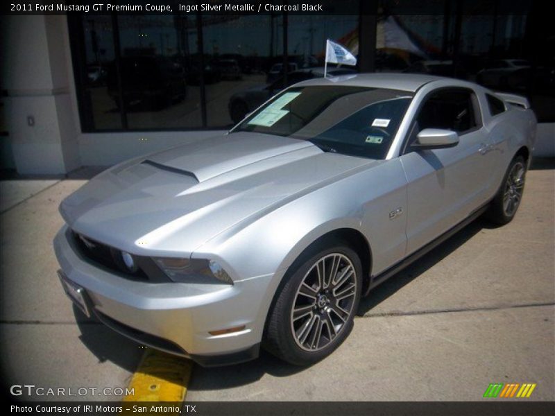 Front 3/4 View of 2011 Mustang GT Premium Coupe