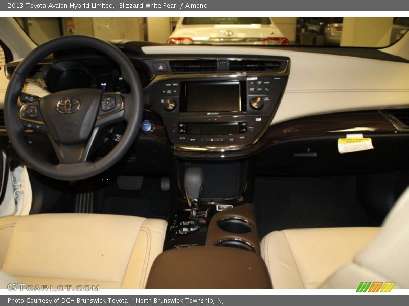 Blizzard White Pearl / Almond 2013 Toyota Avalon Hybrid Limited