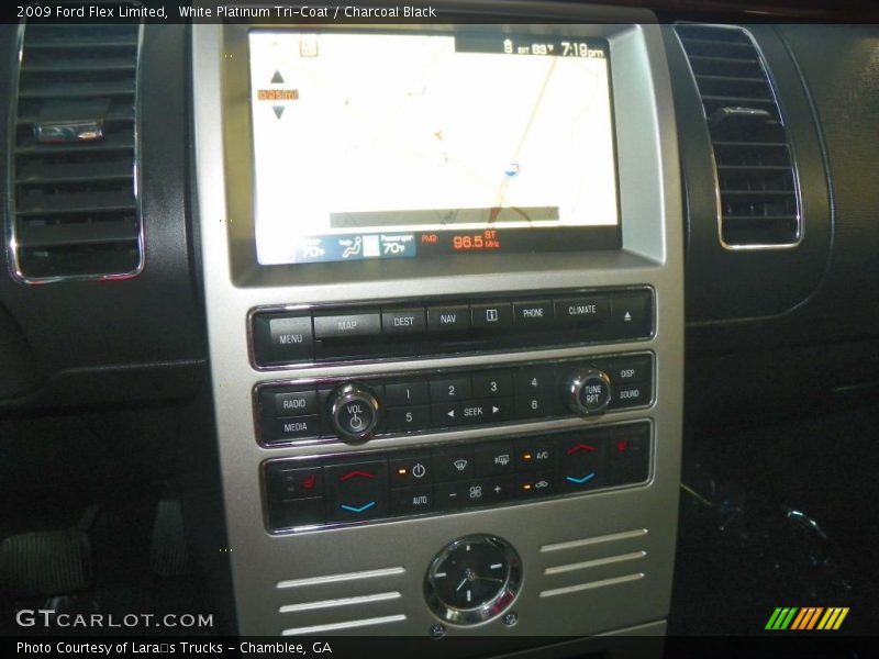 White Platinum Tri-Coat / Charcoal Black 2009 Ford Flex Limited