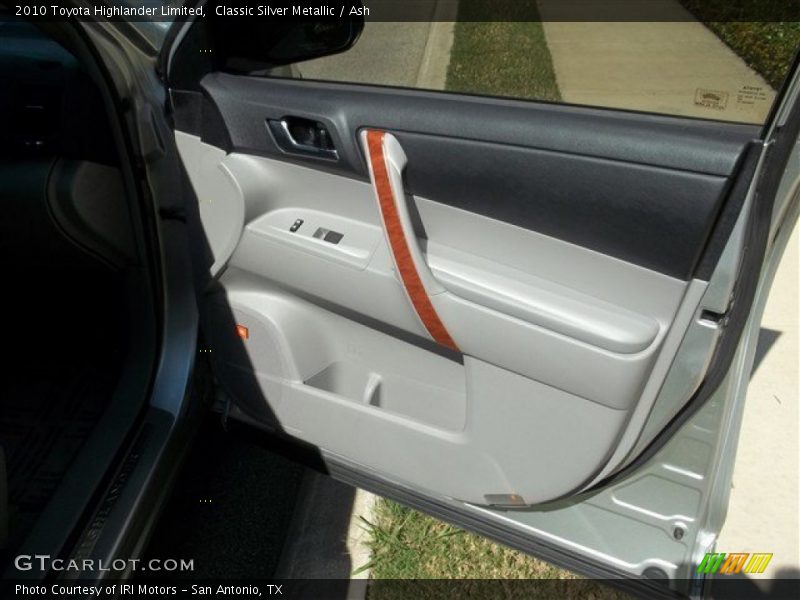 Classic Silver Metallic / Ash 2010 Toyota Highlander Limited