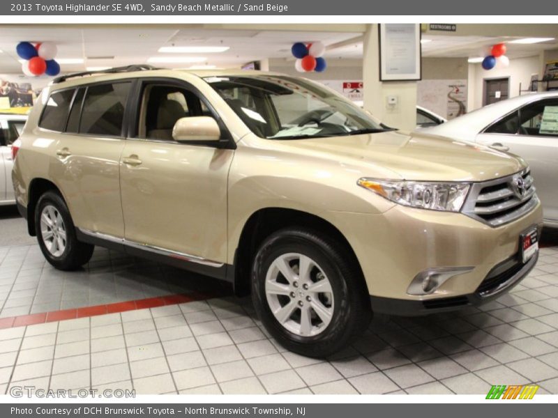Sandy Beach Metallic / Sand Beige 2013 Toyota Highlander SE 4WD