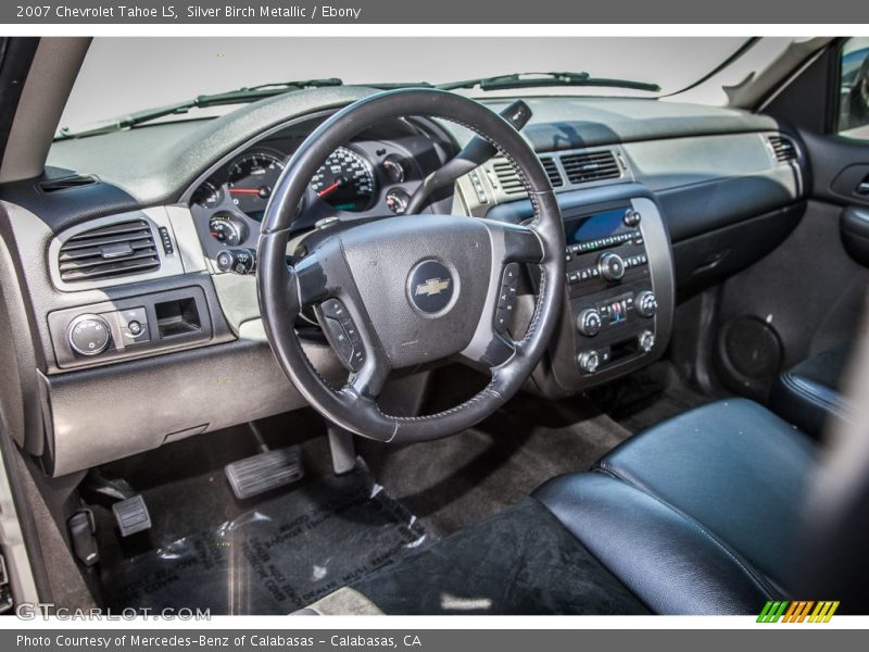 Dashboard of 2007 Tahoe LS