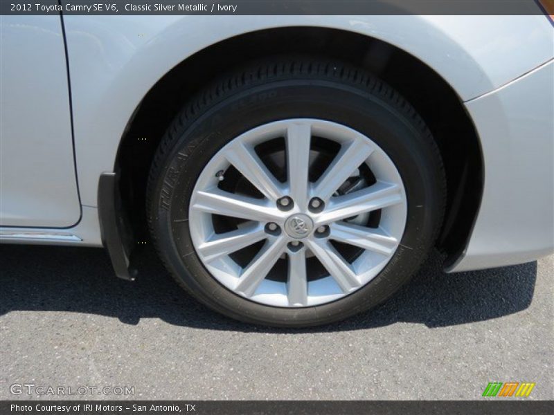 Classic Silver Metallic / Ivory 2012 Toyota Camry SE V6