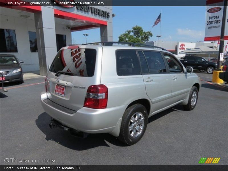 Millenium Silver Metallic / Gray 2005 Toyota Highlander V6