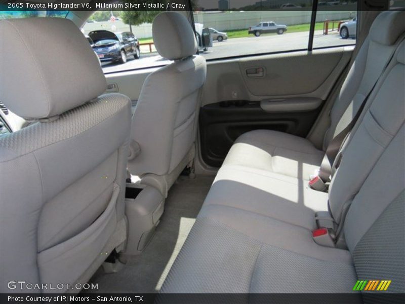 Millenium Silver Metallic / Gray 2005 Toyota Highlander V6