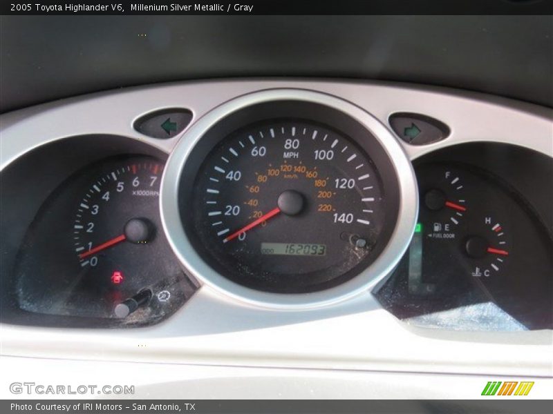 Millenium Silver Metallic / Gray 2005 Toyota Highlander V6