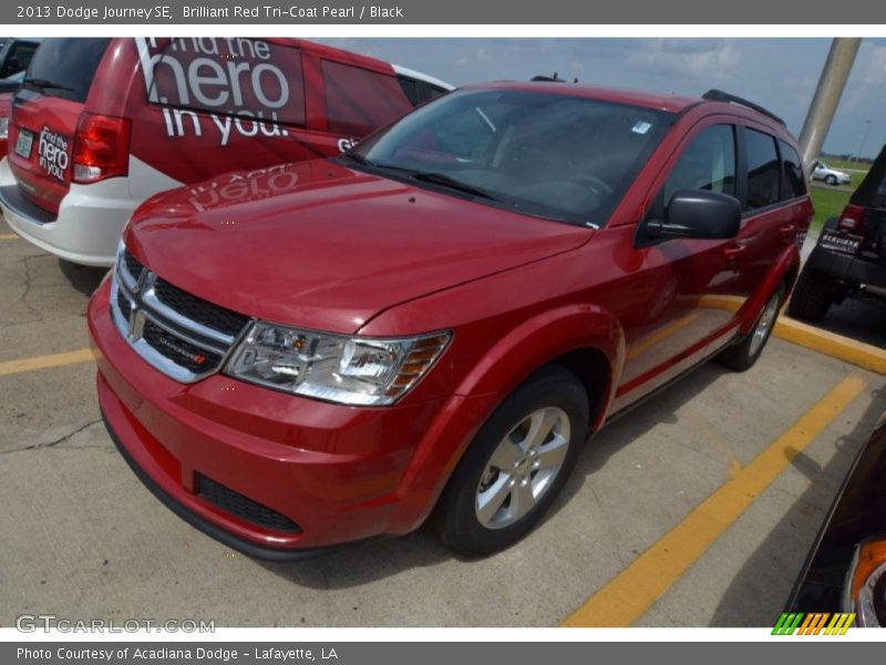 Brilliant Red Tri-Coat Pearl / Black 2013 Dodge Journey SE