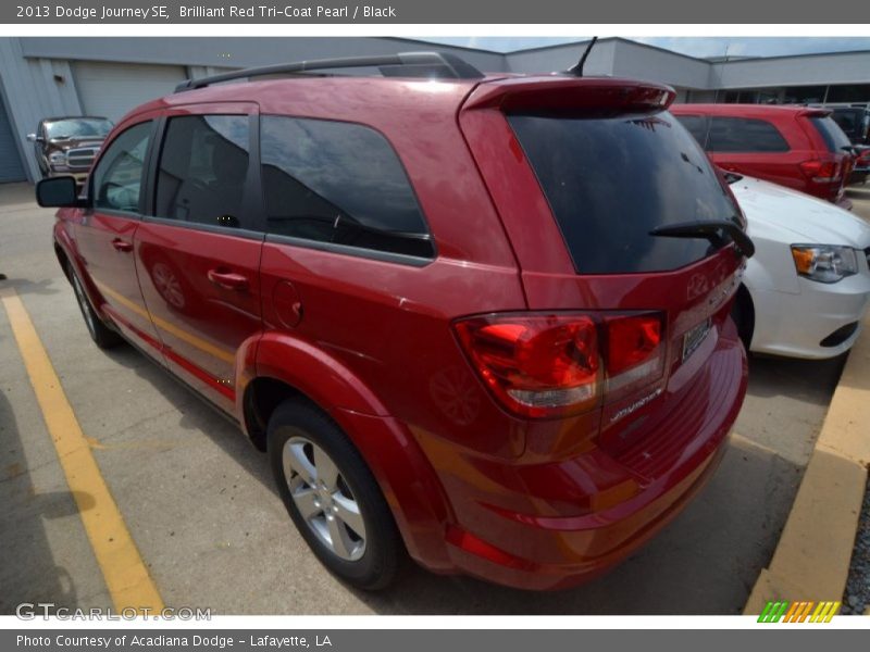 Brilliant Red Tri-Coat Pearl / Black 2013 Dodge Journey SE