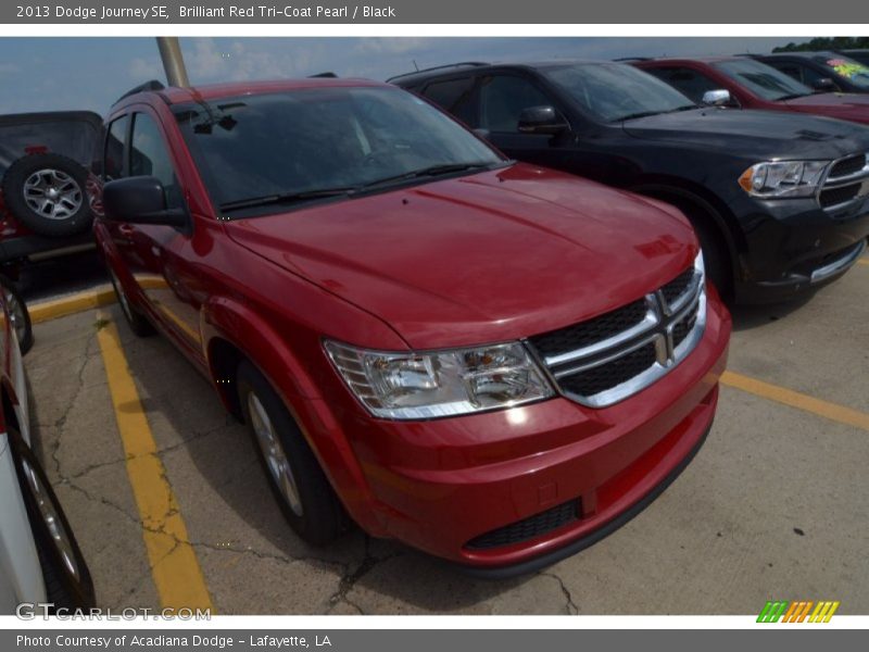 Brilliant Red Tri-Coat Pearl / Black 2013 Dodge Journey SE