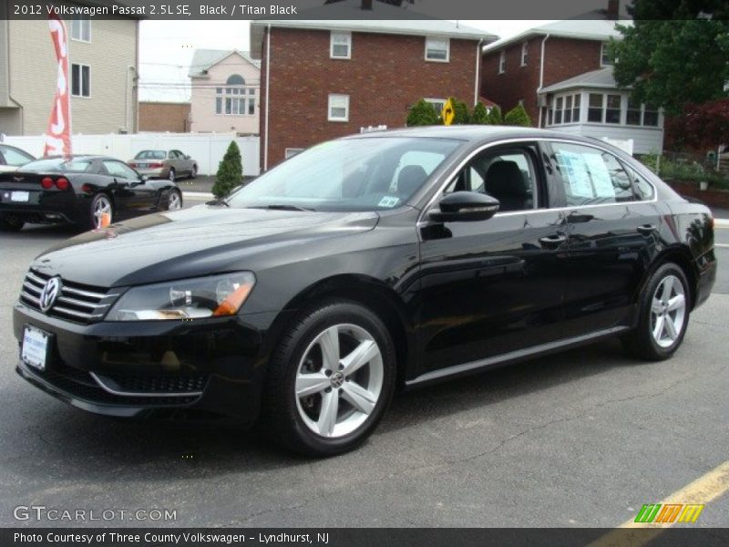 Black / Titan Black 2012 Volkswagen Passat 2.5L SE