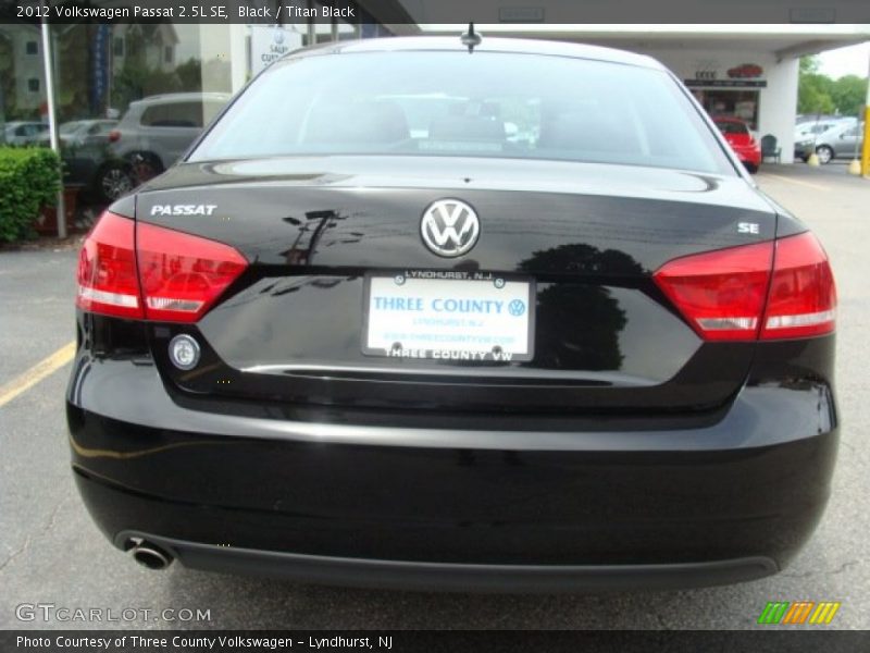 Black / Titan Black 2012 Volkswagen Passat 2.5L SE
