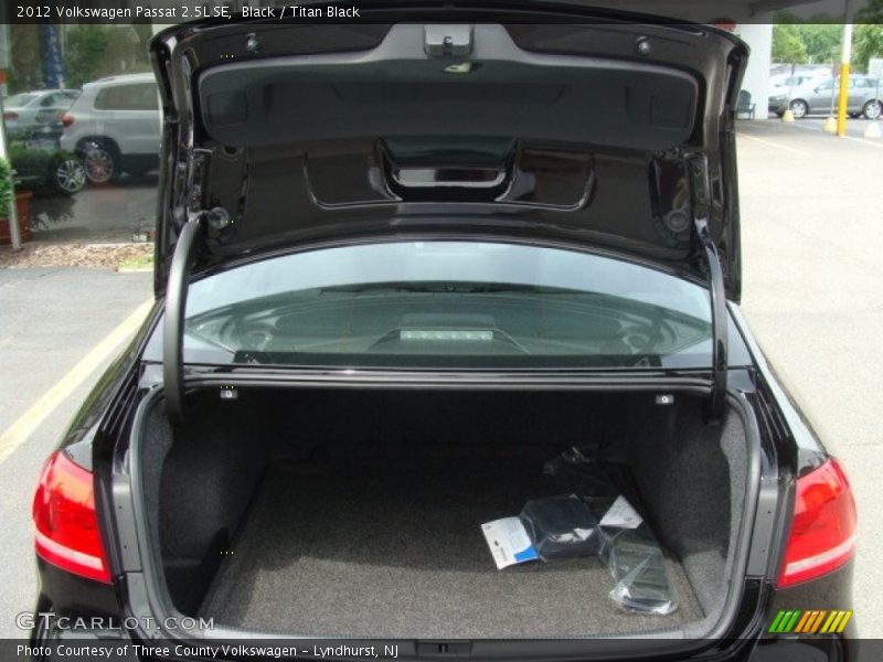 Black / Titan Black 2012 Volkswagen Passat 2.5L SE