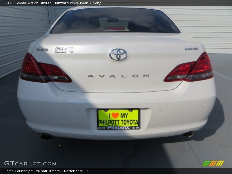 Blizzard White Pearl / Ivory 2010 Toyota Avalon Limited