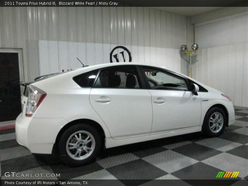 Blizzard White Pearl / Misty Gray 2011 Toyota Prius Hybrid III