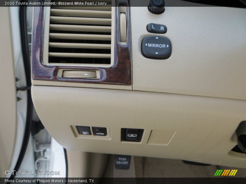 Blizzard White Pearl / Ivory 2010 Toyota Avalon Limited