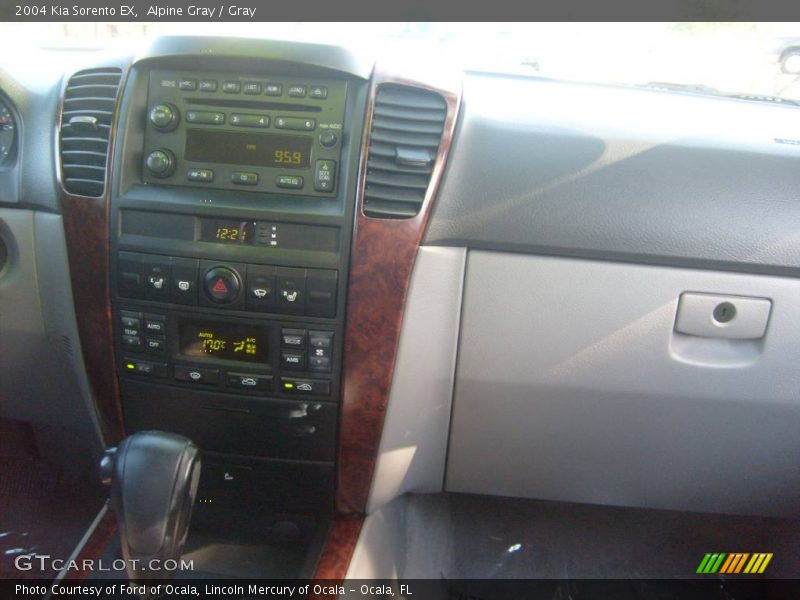 Alpine Gray / Gray 2004 Kia Sorento EX
