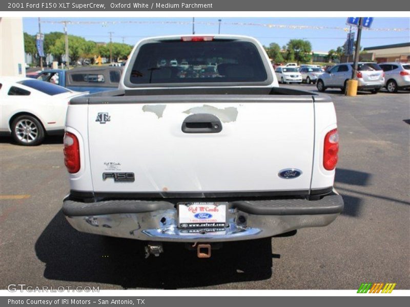 Oxford White / Medium Parchment 2001 Ford F150 XLT SuperCrew