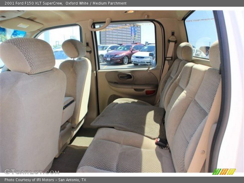 Oxford White / Medium Parchment 2001 Ford F150 XLT SuperCrew