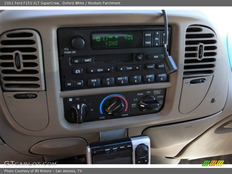 Oxford White / Medium Parchment 2001 Ford F150 XLT SuperCrew