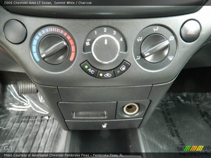 Summit White / Charcoal 2009 Chevrolet Aveo LT Sedan