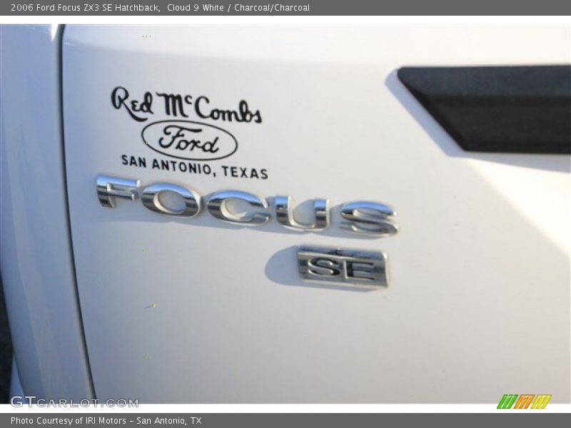 Cloud 9 White / Charcoal/Charcoal 2006 Ford Focus ZX3 SE Hatchback