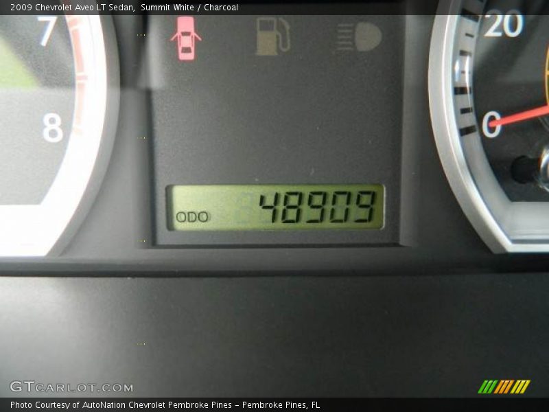 Summit White / Charcoal 2009 Chevrolet Aveo LT Sedan
