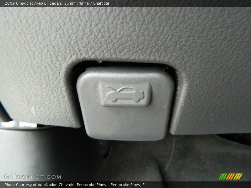 Summit White / Charcoal 2009 Chevrolet Aveo LT Sedan