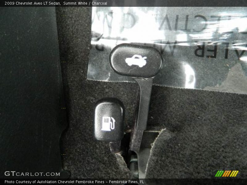 Summit White / Charcoal 2009 Chevrolet Aveo LT Sedan