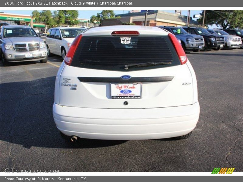 Cloud 9 White / Charcoal/Charcoal 2006 Ford Focus ZX3 SE Hatchback