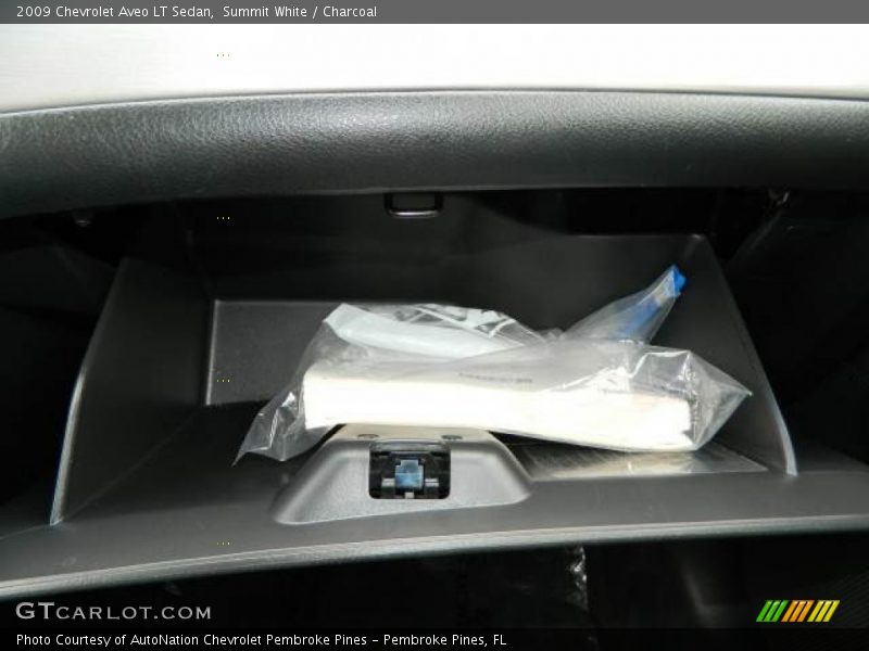 Summit White / Charcoal 2009 Chevrolet Aveo LT Sedan