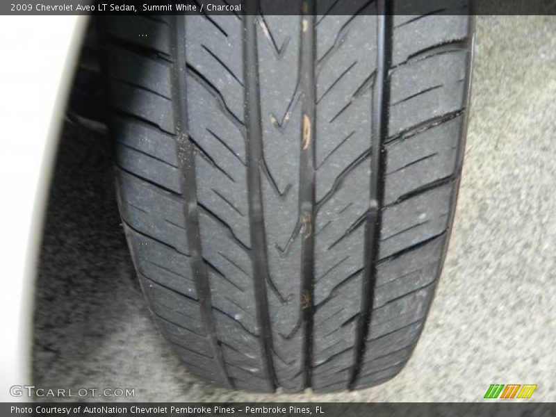 Summit White / Charcoal 2009 Chevrolet Aveo LT Sedan