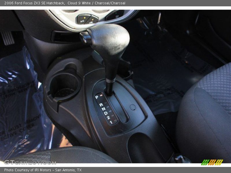 Cloud 9 White / Charcoal/Charcoal 2006 Ford Focus ZX3 SE Hatchback
