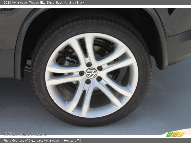 Deep Black Metallic / Black 2013 Volkswagen Tiguan SEL