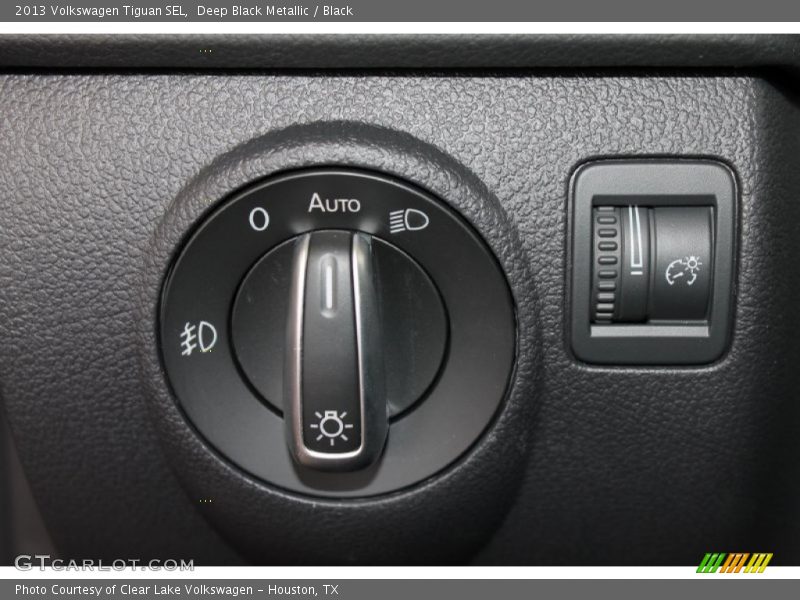 Deep Black Metallic / Black 2013 Volkswagen Tiguan SEL