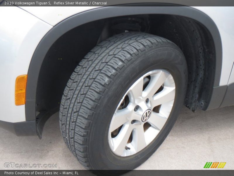 Reflex Silver Metallic / Charcoal 2010 Volkswagen Tiguan S