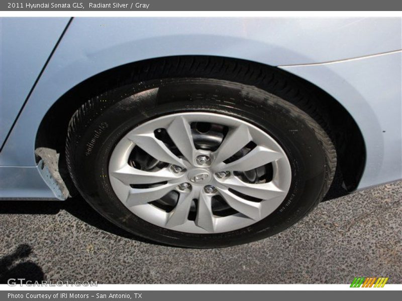 Radiant Silver / Gray 2011 Hyundai Sonata GLS