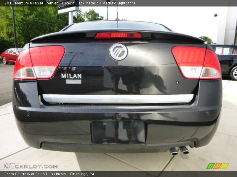 Tuxedo Black Metallic / Medium Light Stone 2011 Mercury Milan I4 Premier