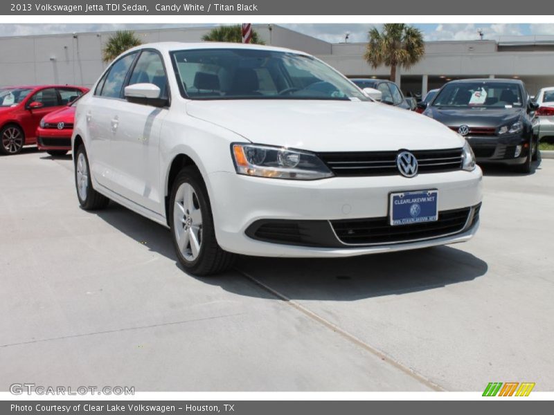 Candy White / Titan Black 2013 Volkswagen Jetta TDI Sedan
