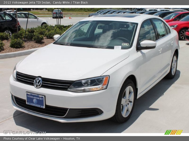 Candy White / Titan Black 2013 Volkswagen Jetta TDI Sedan