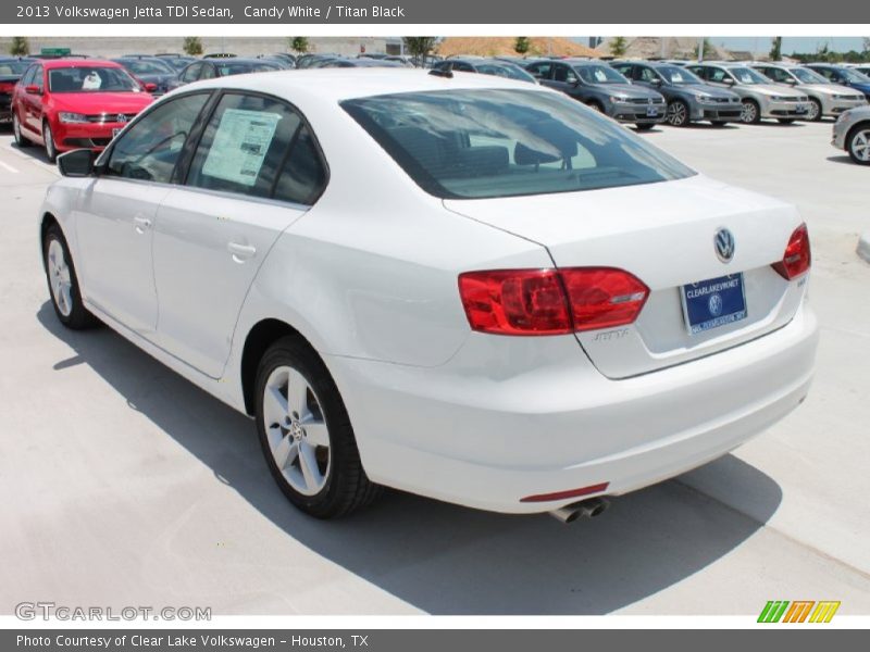 Candy White / Titan Black 2013 Volkswagen Jetta TDI Sedan