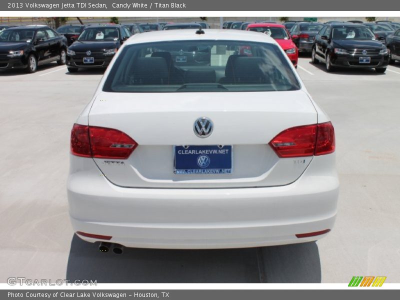 Candy White / Titan Black 2013 Volkswagen Jetta TDI Sedan