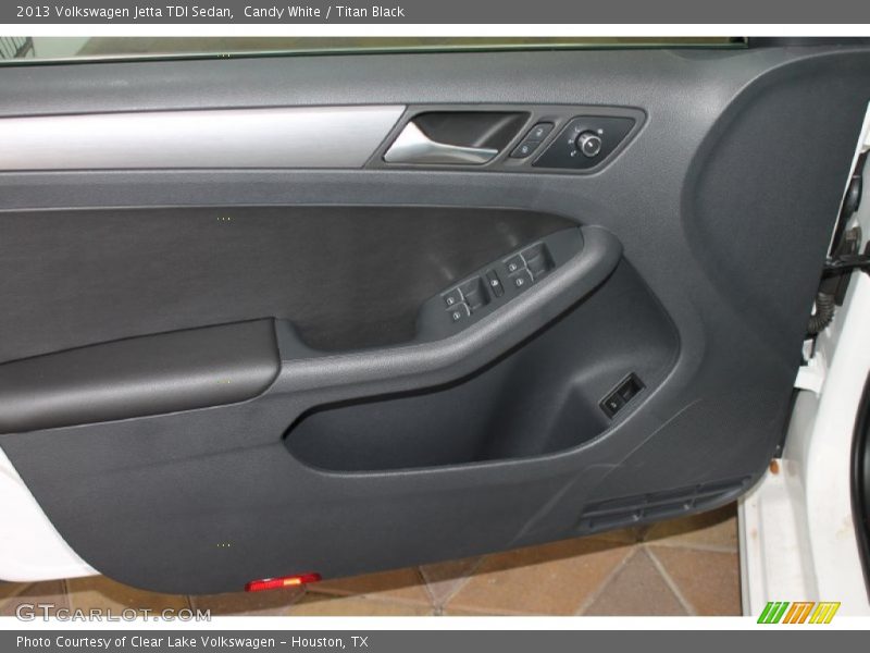Candy White / Titan Black 2013 Volkswagen Jetta TDI Sedan