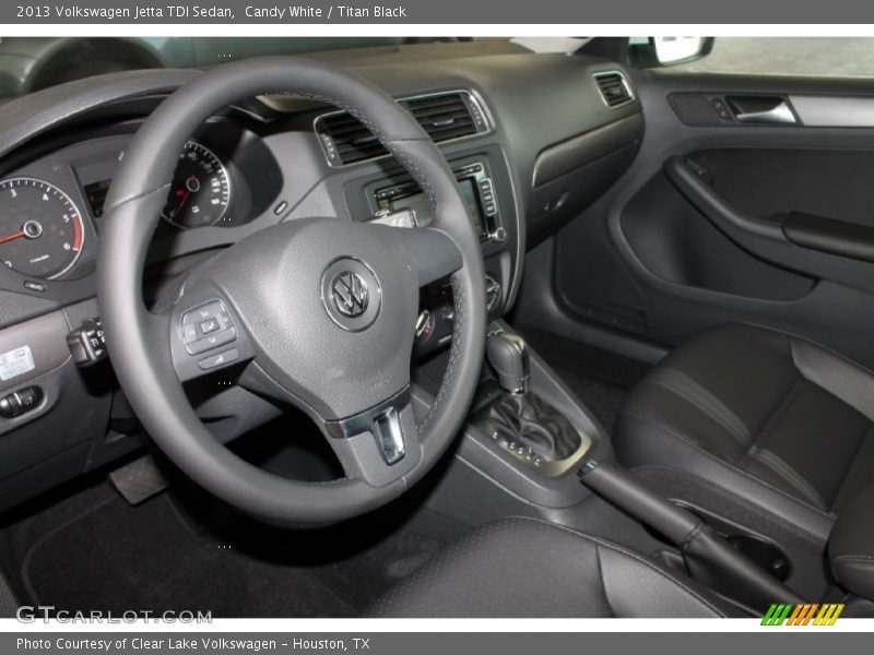 Candy White / Titan Black 2013 Volkswagen Jetta TDI Sedan