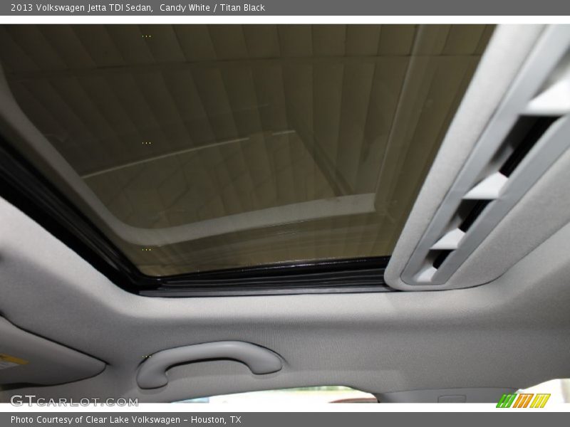 Candy White / Titan Black 2013 Volkswagen Jetta TDI Sedan