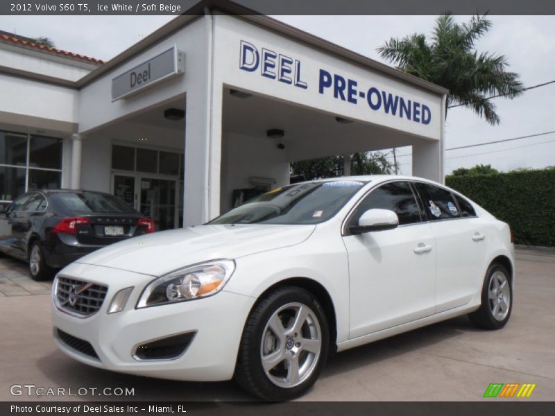 Ice White / Soft Beige 2012 Volvo S60 T5