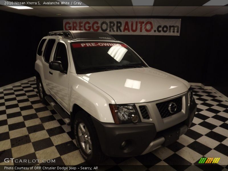 Avalanche White / Gray 2010 Nissan Xterra S